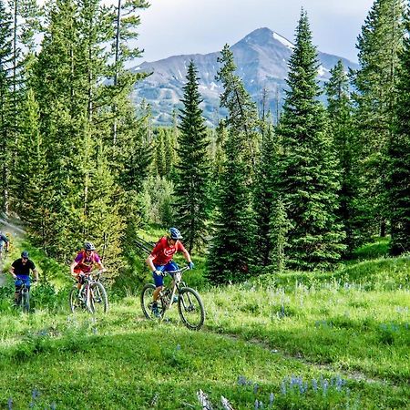 Whitewater Inn Big Sky Bagian luar foto