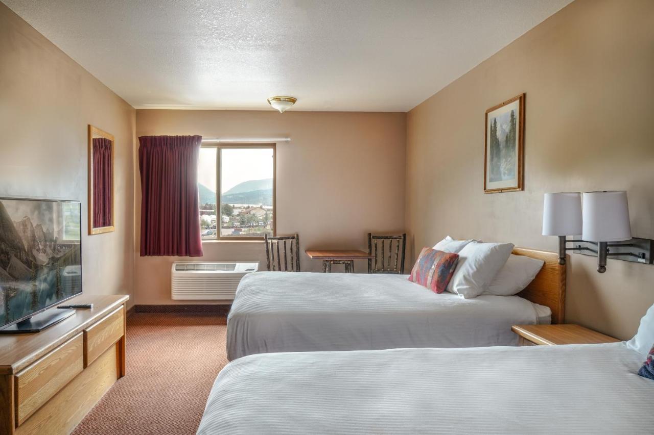 Whitewater Inn Big Sky Bagian luar foto