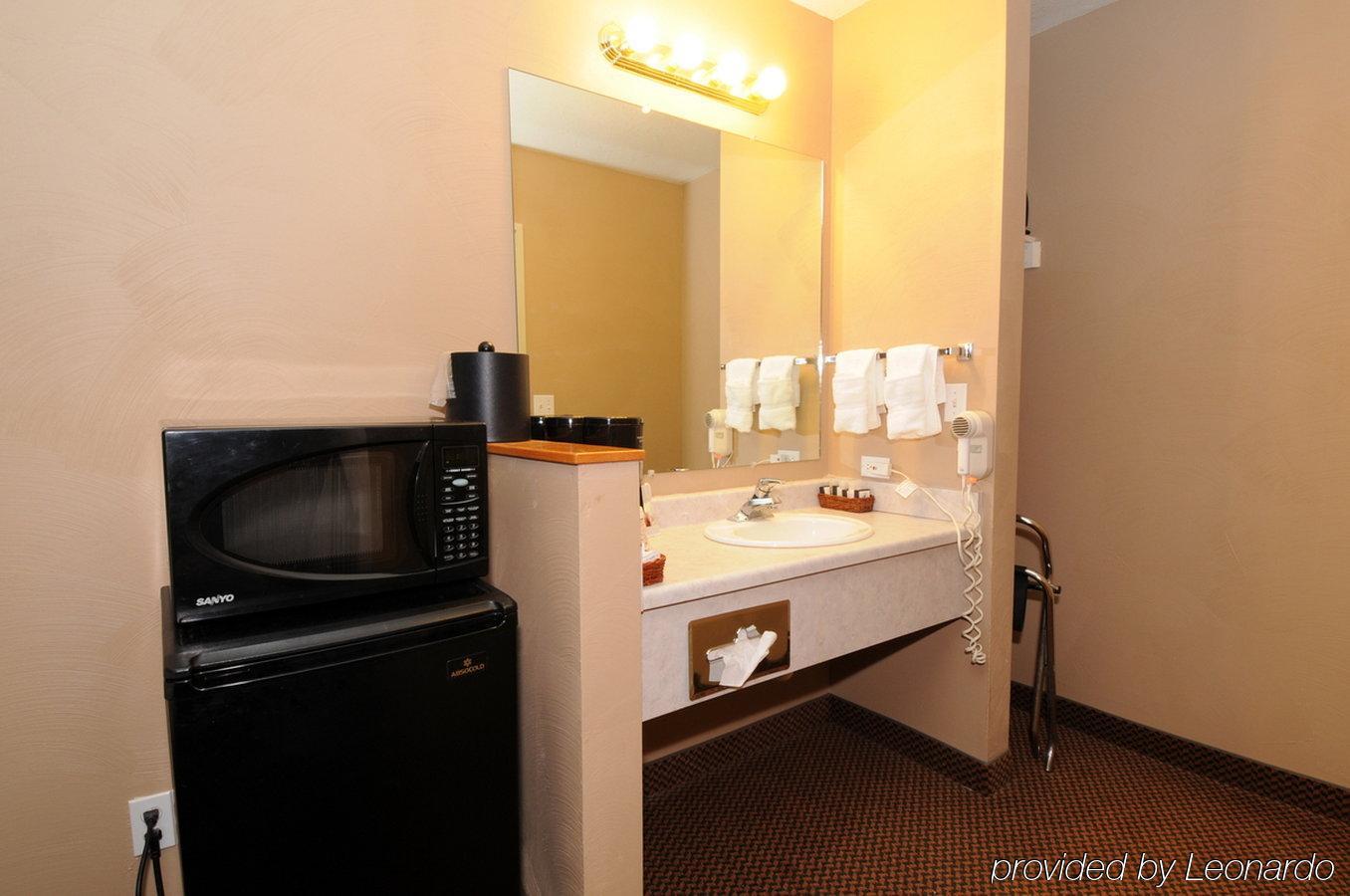 Whitewater Inn Big Sky Bagian luar foto