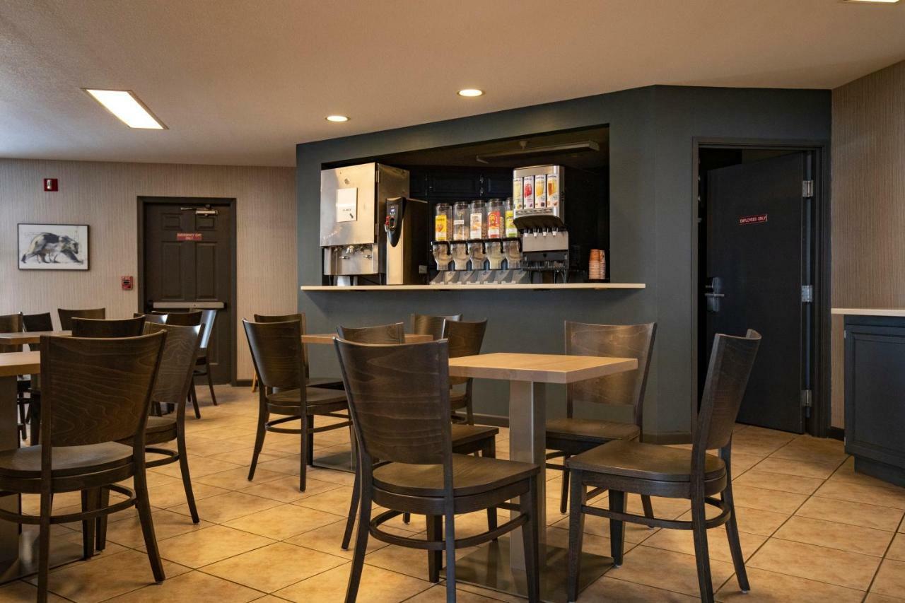 Whitewater Inn Big Sky Bagian luar foto